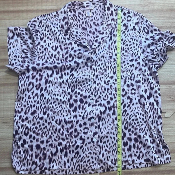 Victoria Secret Purple Cream Leopard Button Down Pajama Top Women's Size Large - Picture 4 of 7